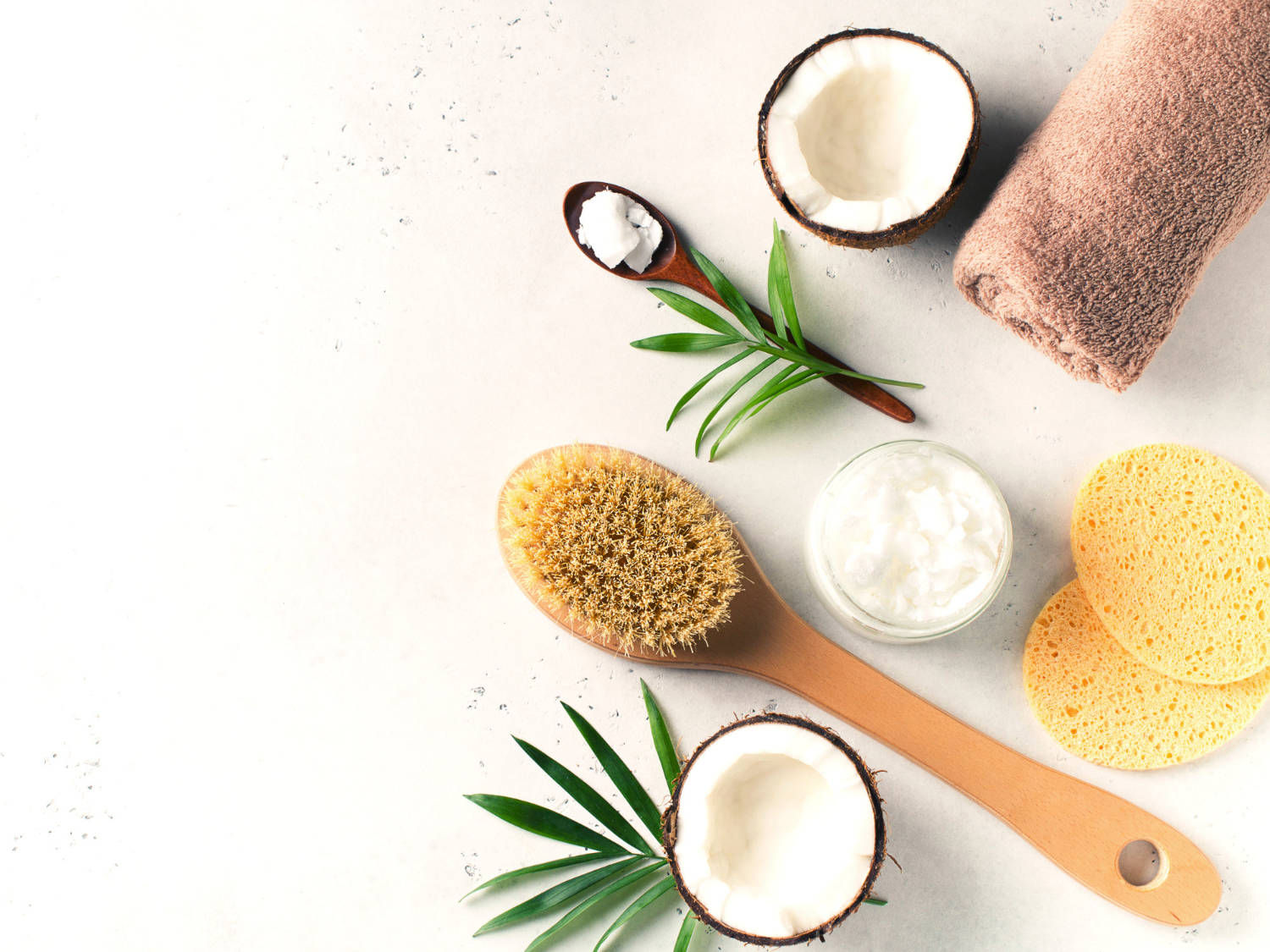 Scrub with Coconut Oil: the natural exfoliant that hydrates and rejuvenates the skin