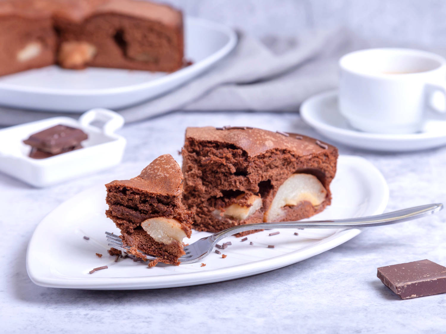 Chocolate and pear cake with coconut oil