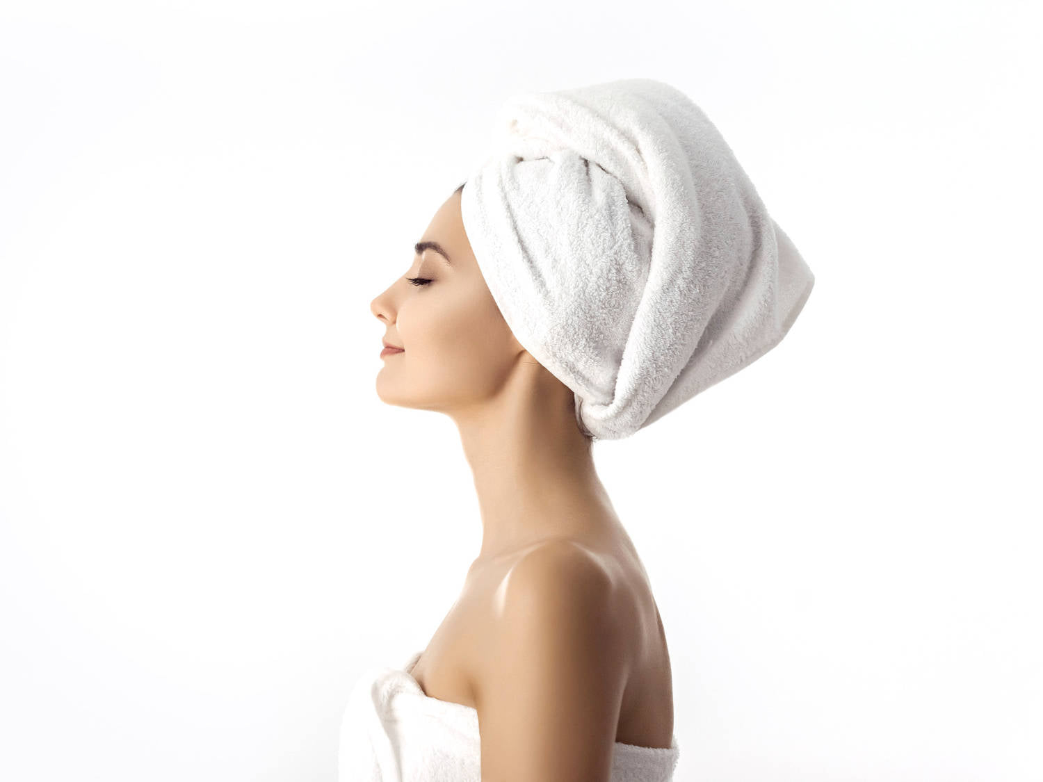 Coconut oil for curly hair: the secret for soft and defined curls