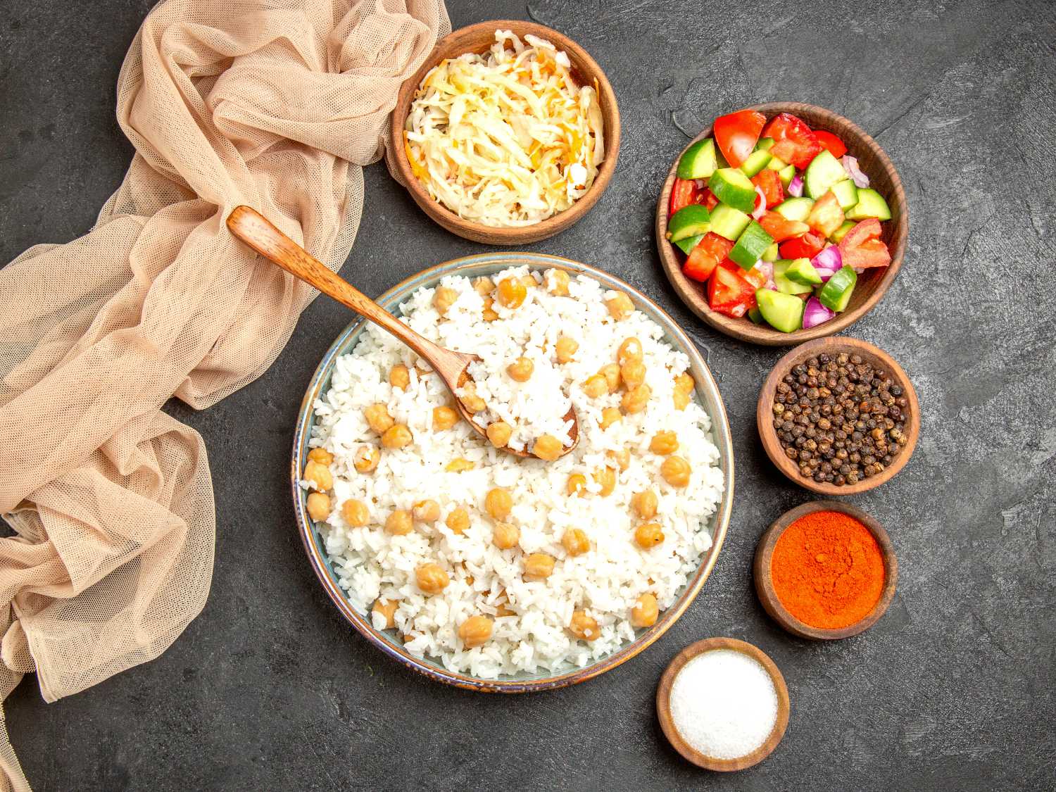 Rice salad: recipes with superfoods