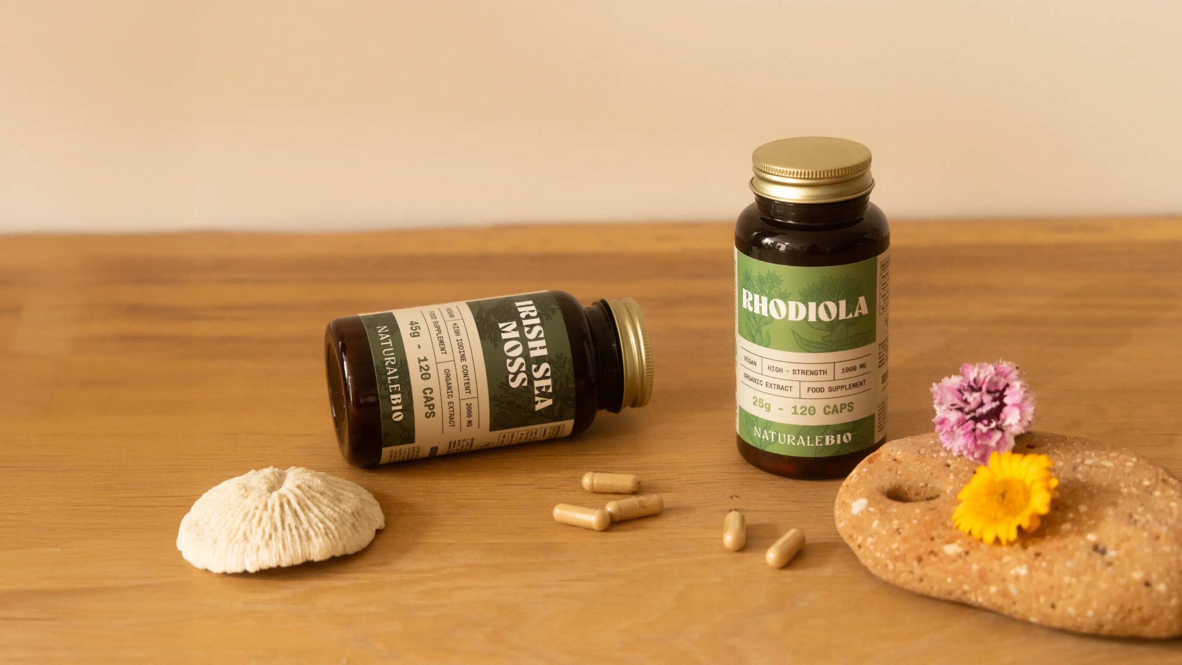 Our capsules. Simple, powerful and plant-based.